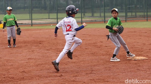 Membangun Bakat Melalui Liga Softball Anak-Anak di AS